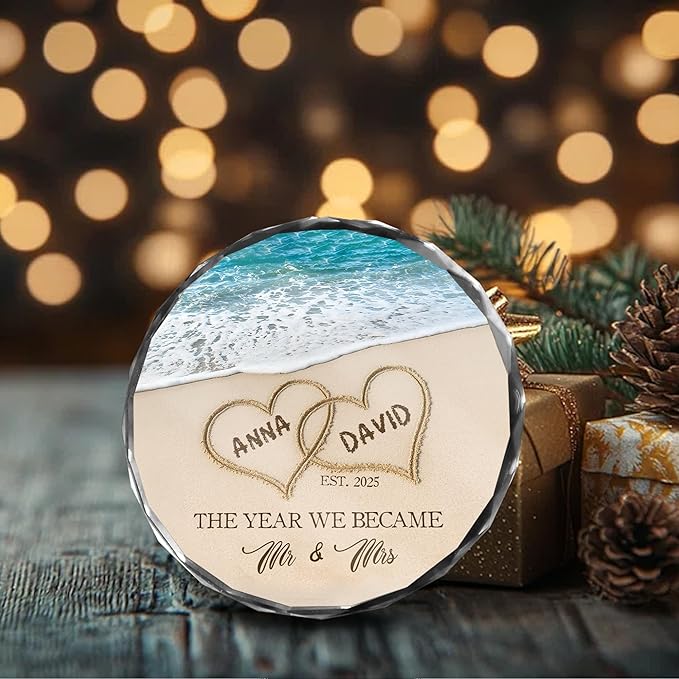 Personalized Wedding Ornament 2025 The Year We Became Mr and Mrs Gift for Newlyweds Beach Sunset Custom Name Crystal Christmas Ornament First Married Christmas Keepsake