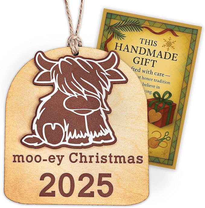 Highland Cow Ornament, Cow Christmas, Christmas Ornaments 2025, Highland Cow Gifts, Funny Wooden Holiday Decor Rustic Farmhouse Xmas Tree Decorations Keepsake Gift for Animal Lovers