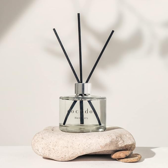 COCODOR Signature Reed Diffuser Set/Woody Hotel / 6.7oz /1 Pack/Home Fragrance Diffuser, Oil Scent Diffuser for Bathroom Shelf Decor