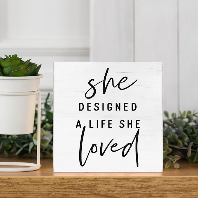 JXREQ Girls Inspirational Wood Box Sign Desk Decor 5x5 Inch, She Designed a Life She Loved Wood Box Decorations for Home Girls Room Dorm Office Tabletop Shelf Decor