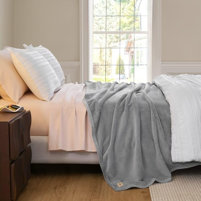 UGG Coco Fleece Blanket for Bed Queen Size – Luxury Cozy Room Decor, Soft Warm Winter Bedding, Heavy Blanket & Queen Blanket for Bed, Gifts for Teens and Women – Seal Gray