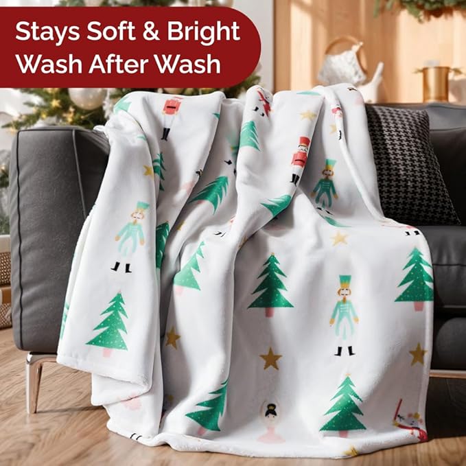 Ultra Soft Fleece Blanket Throw Size - Christmas Flannel Fleece Luxury Throw Blanket - Lightweight Throw for Couch, Bed, Chair - Warm & Breathable - Cozy Microplush Bedding - Christmas Print