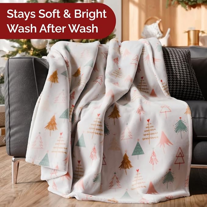 Ultra Soft Fleece Blanket Throw Size - Christmas Flannel Fleece Luxury Throw Blanket - Lightweight Throw for Couch, Bed, Chair - Warm & Breathable - Cozy Microplush Bedding - Christmas Trees, Pink