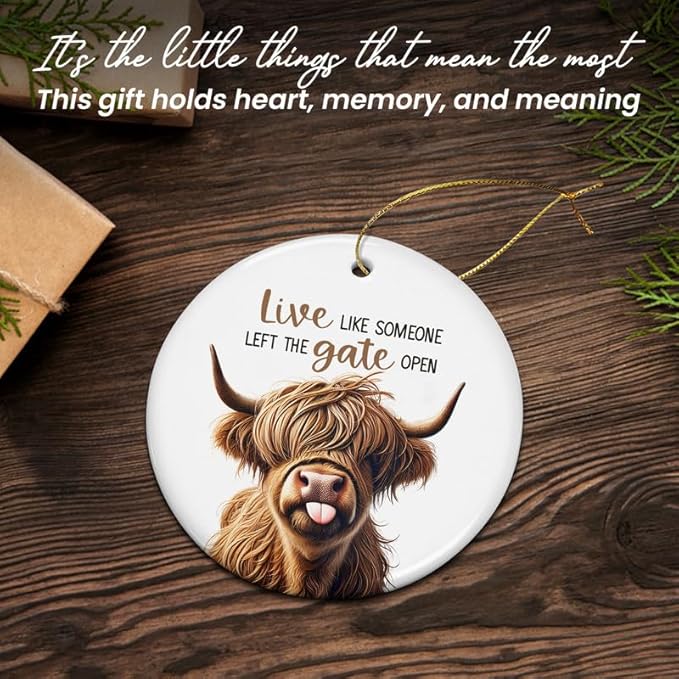 Christmas Highland Cow Gifts for Women Men - Ceramic Christmas Ornaments 2025 for Xmas Tree Decorations - Farmhouse Cow Ornament, Animal Lover Gifts for Friends Family Farmers Home Decorations