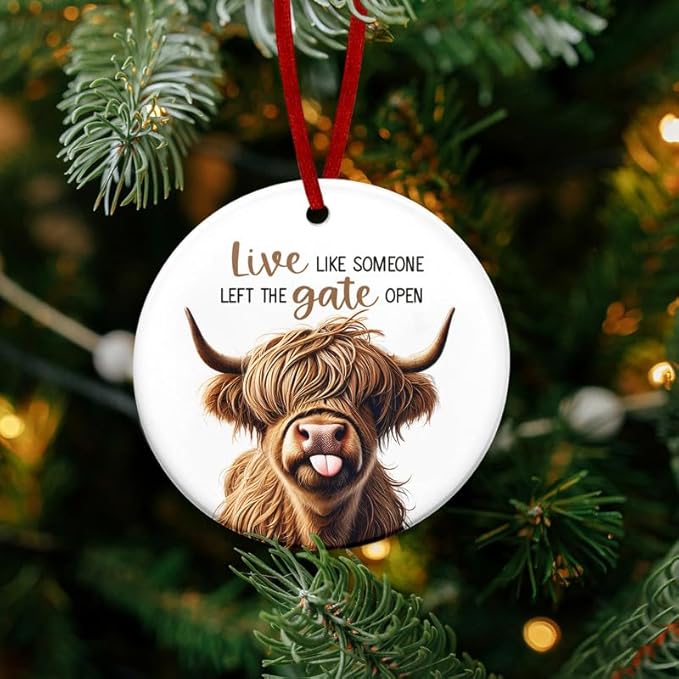 Christmas Highland Cow Gifts for Women Men - Ceramic Christmas Ornaments 2025 for Xmas Tree Decorations - Farmhouse Cow Ornament, Animal Lover Gifts for Friends Family Farmers Home Decorations