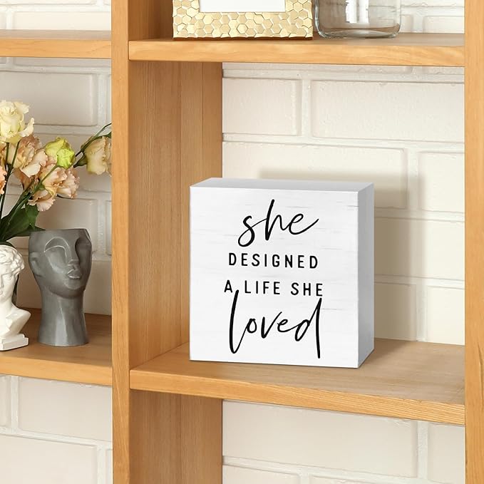 JXREQ Girls Inspirational Wood Box Sign Desk Decor 5x5 Inch, She Designed a Life She Loved Wood Box Decorations for Home Girls Room Dorm Office Tabletop Shelf Decor