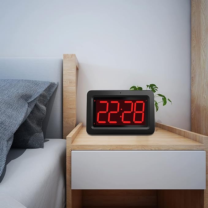 Digital Wall Clock, 3,2'' Led Large Display Alarm Clock, 2-Level auto dimming, 2 Ways of Power (USB or Battery), 2 D Cell Batteries Last About 12 Months，for Bedroom