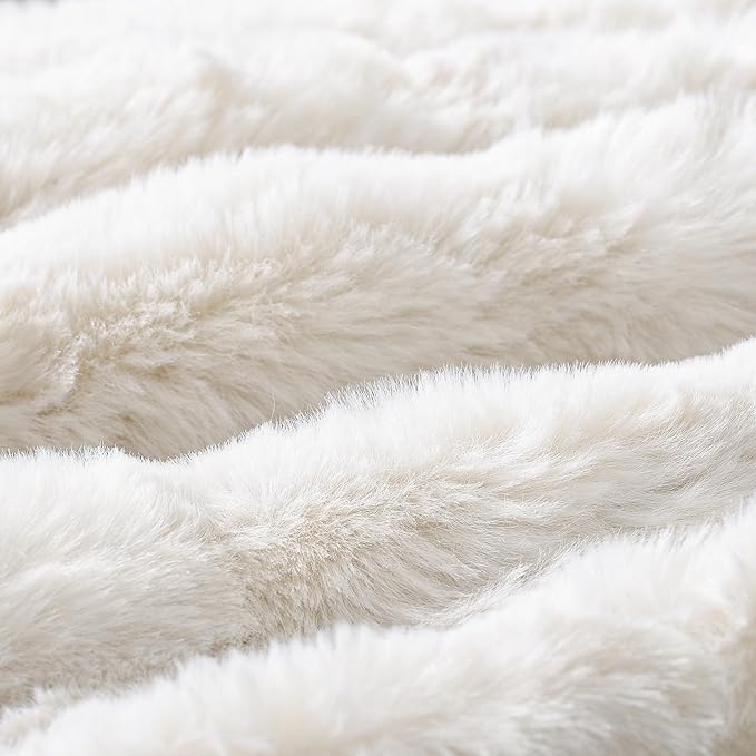 MADIZZ Pack of 2 Thick Plush Wool Throw Pillow Covers 16x16 Inch Cream Soft Neutral Decorative Throw Pillows Accent Boho Cushion Covers for Couch Sofa Bedroom Pillow Shell