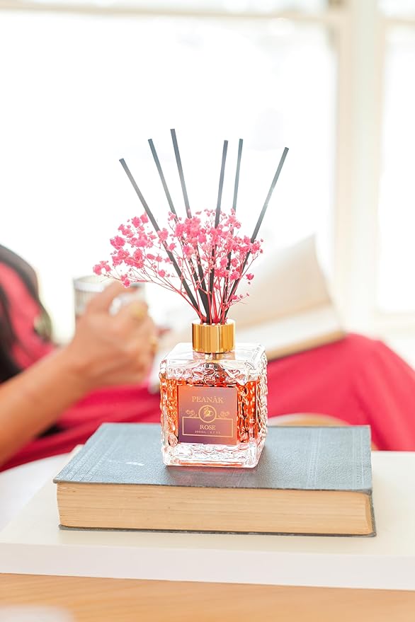 PEANÄK Reed Diffuser Set,6.7oz (200ml) Honey Rose Scented Diffuser with Preserved Flowers & 8 Fiber Sticks, Home Fragrance Reed Diffuser for Bathroom Shelf Decor
