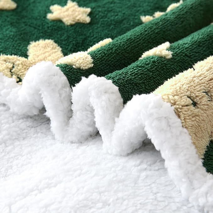 SOCHOW Christmas Gingerbread Holiday Jacquard Sherpa Fleece Throw Blanket, Fuzzy Warm Super Soft Reversible Plush Blanket for Bed, Sofa and Couch, 50 x 60 inches, Green