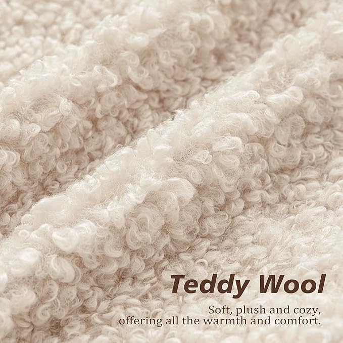 Foindtower 2 Pieces 22x22 Inch Cream Beige, Faux Fur Throw Pillow Cover Accent Sherpa Furry Pillow Covers Fuzzy Soft Pillowcases Cozy Sheepskin Decorative Fleece Cushion Case for Bed Couch Living Room