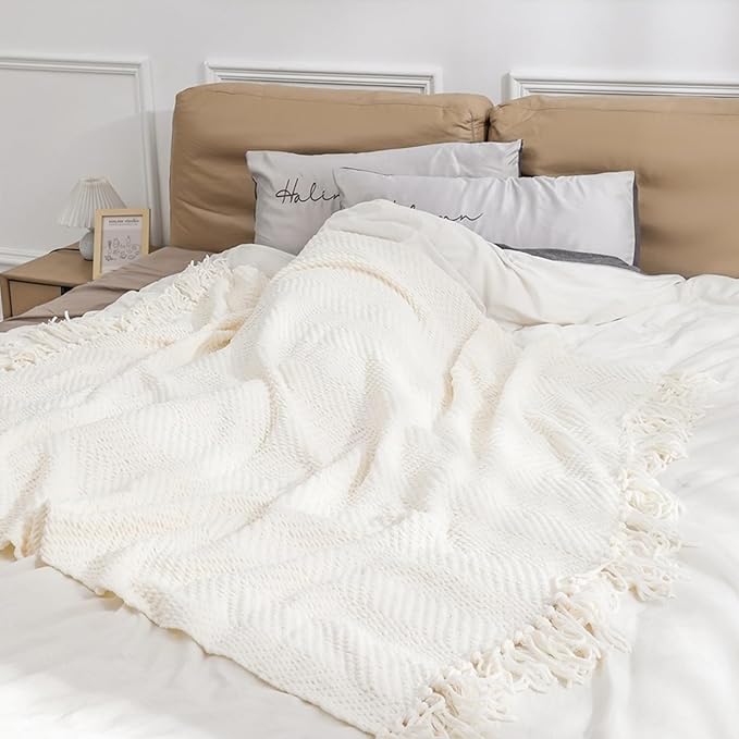 Chunky Knit Throw Blanket 51x67 inch Soft Warm Throw Blanket with Tassels for Couch Sofa Living Room Decor, Home Decors