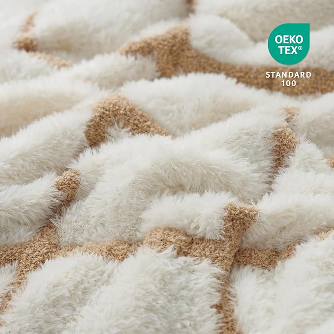 Amélie Home Cable Knit Throw Blanket for Couch, Bicolour Super Soft Fuzzy Blanket for Sofa, Luxury Cozy Fluffy Throw for Room Decor, 50" x 60", Plaid Beige