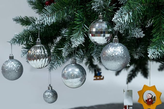 28ct Shatterproof Christmas Ball Ornaments in 4 Classic Finishes for Christmas Tree Decoration (Silver, 2.36“ Regular Size)