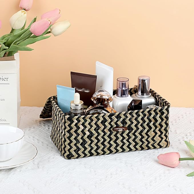 Hipiwe X-small Wicker Basket with Lid Natural Seagrass Storage Baskets Box Handwoven Household Organizer Box Multipurpose Woven Storage Basket for Shelf Closet,Black
