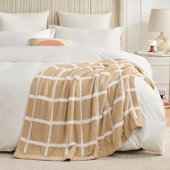 Amélie Home Cable Knit Throw Blanket for Couch, Bicolour Super Soft Fuzzy Blanket for Sofa, Luxury Cozy Fluffy Throw for Room Decor, 50" x 60", Plaid Beige