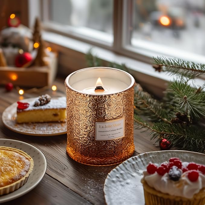 LA JOLIE MUSE Christmas Candle | Amaretto Crème Brûlée | Almond Liqueur, Dried Fruit & Caramel | 19 oz Wooden Wick | 90 Hours Clean Burn | Candle Gift for Christmas Holiday