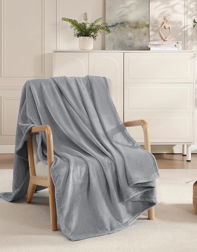 Casa Platino Flannel Throw Blanket – Soft Fleece 50x60 for Couch or Sofa – Lightweight, Cozy & Breathable – All Season Blanket Gift for Her or Him - Light Grey