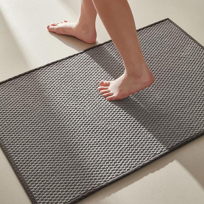 Bathroom Rugs Non Slip Washable, Super Absorbent Thin Bath Mat Small Quick Dry Low Pile Bathroom Rug, Light Grey 20"x30"