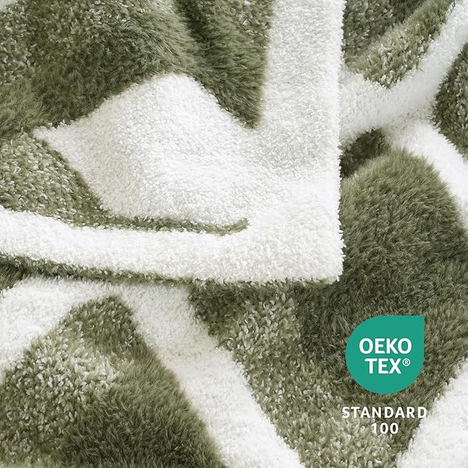Amélie Home Checkered Throw Blanket for Couch Bed Sofa, Reversible Ultra Soft Cozy Warm Blanket for Living Room Bedroom, 50" x 60", Diamond Green