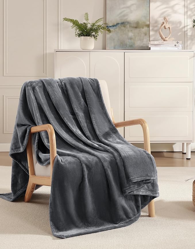 Casa Platino Throw Blanket for Couch – Soft Fleece Blanket 50x60 – Lightweight, Fluffy & Warm Flannel – All Season Sofa or Bed Use – Gift-Ready Packaging - Charcoal Grey