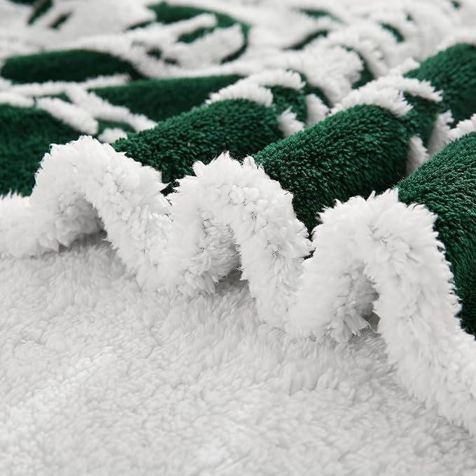 SOCHOW Christmas Holiday Jacquard Sherpa Fleece Throw Blanket, Fuzzy Warm Super Soft Reversible Plush Blanket for Bed, Sofa and Couch, 50 x 60 inches, Green