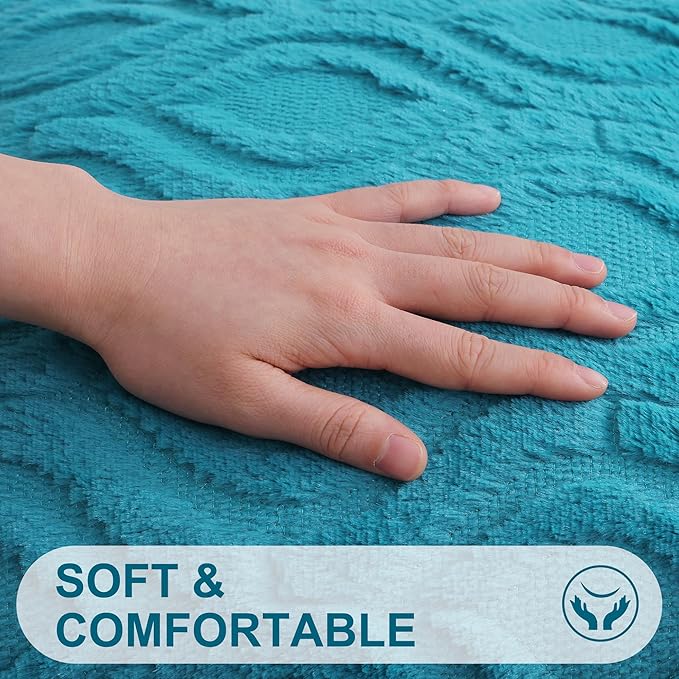 decorUhome Throw Pillow Covers 22x22 Inch Set of 2, Soft Plush Faux Wool Teal Solid Couch Pillow Covers, Accent Farmhouse Neutral Square Pillow Cases for Sofa Bed Living Room