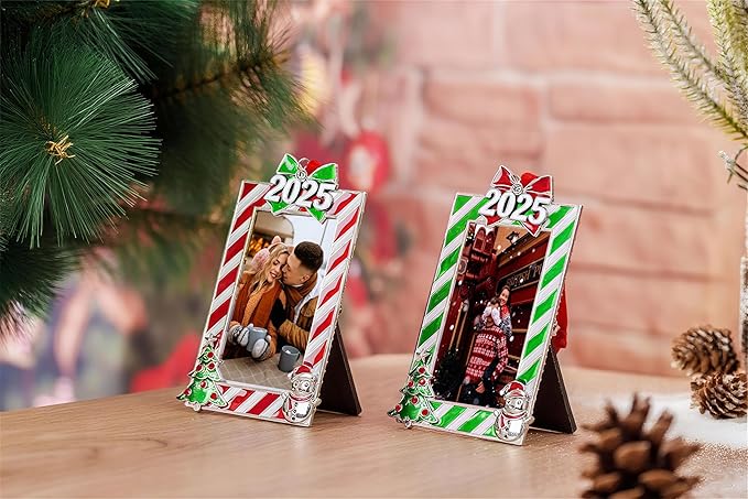 2025 Red Picture Frame Ornament, Mr & Mrs Couples Family Christmas Tree Photo Frame Ornament Decor Romantic Couples Gifts Ideas Table or Xmax Tree Two Ways Using (Red)