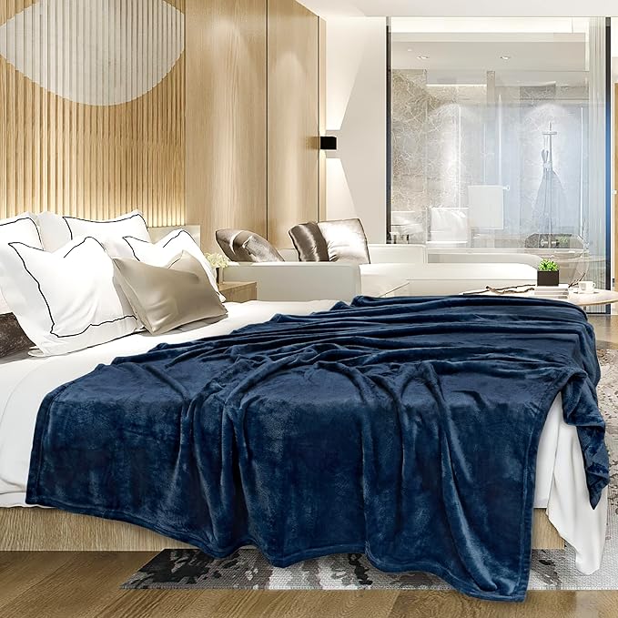 PAVILIA Navy Blue Fleece Throw Blanket for Couch Twin Size, Dark Blue Super Soft Fuzzy Flannel Throw for Sofa, Luxury Plush Microfiber Blanket Twin Bed, Home Decorative Velvet Gift Blanket, 60x80
