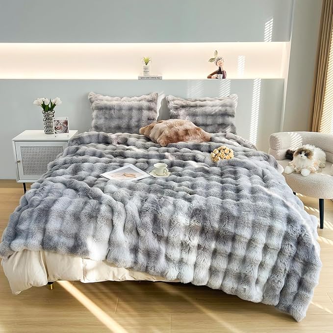 Soft Fluffy Blanket - Fuzzy Throw Blanket for Couch, Plush Rabbit Faux Fur Blanket, Cute Cozy Blankets for Women, Thick Warm Bubble Blankets for Bed Sofa Bedroom Living Room - 39" x 63" Small