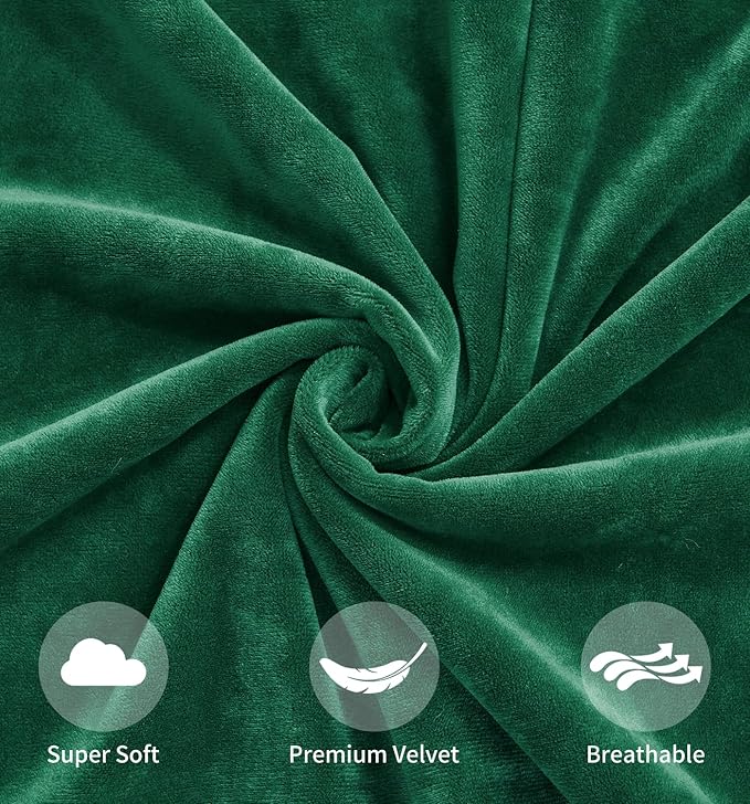 Pack of 2 Christmas Green Pillow Covers 20x20 Inch Decorative Throw Pillow Cover, Velvet Emerald Pillowcases for Couch Sofa Bed, Home Boho Decor, Modern Soft Cushion Covers