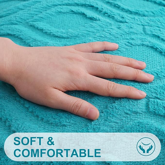 decorUhome Throw Pillow Covers 18x18 Inch Set of 2, Soft Plush Faux Wool Turquoise Solid Couch Pillow Covers, Accent Farmhouse Neutral Square Pillow Cases for Sofa Bed Living Room