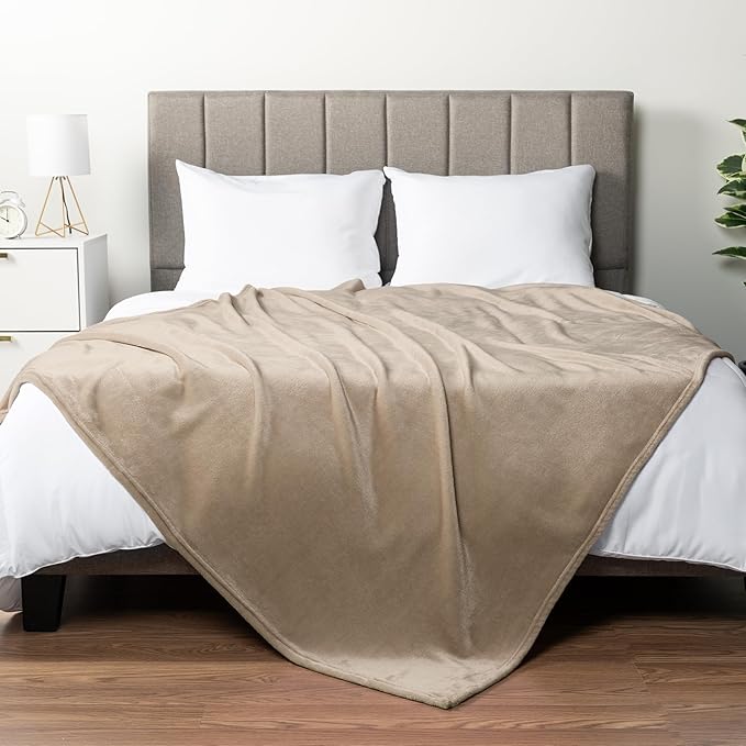PAVILIA Taupe Fleece Throw Blanket for Couch, Light Brown Tan Soft Fuzzy Flannel Throw for Sofa, Luxury Plush Microfiber Bed Blanket, Cozy Home Decorative Velvet Gift Blanket, 50x60