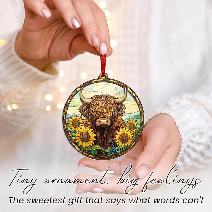GEEMBI Christmas Highland Cow Gifts for Women Men - Suncatcher Ornaments for Tree 2025 - Highland Cow Ornaments for Christmas Tree, Animal Lover Gifts for Mom Dad, Farmhouse Decor Xmas Decorations