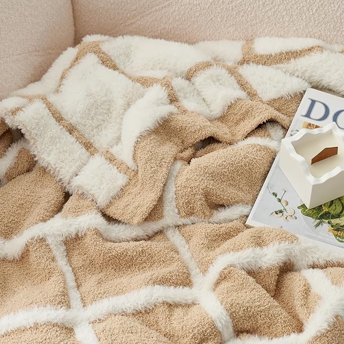 Amélie Home Cable Knit Throw Blanket for Couch, Bicolour Super Soft Fuzzy Blanket for Sofa, Luxury Cozy Fluffy Throw for Room Decor, 50" x 60", Plaid Beige