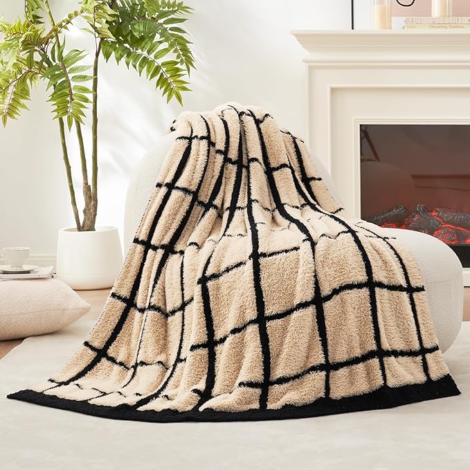 Amélie Home Cable Knit Throw Blanket for Couch, Bicolour Super Soft Fuzzy Blanket for Sofa, Luxury Cozy Fluffy Throw for Room Decor, 50" x 60", Plaid Black