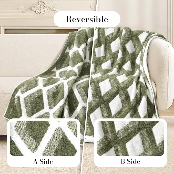 Amélie Home Checkered Throw Blanket for Couch Bed Sofa, Reversible Ultra Soft Cozy Warm Blanket for Living Room Bedroom, 50" x 60", Diamond Green