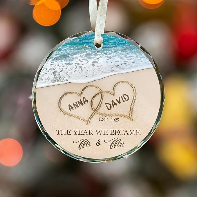 Personalized Wedding Ornament 2025 The Year We Became Mr and Mrs Gift for Newlyweds Beach Sunset Custom Name Crystal Christmas Ornament First Married Christmas Keepsake