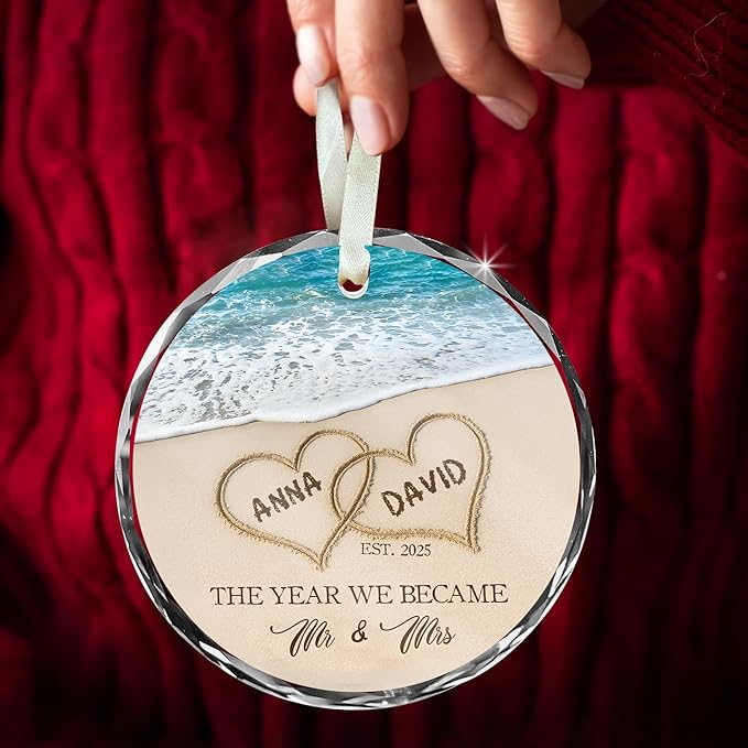 Personalized Wedding Ornament 2025 The Year We Became Mr and Mrs Gift for Newlyweds Beach Sunset Custom Name Crystal Christmas Ornament First Married Christmas Keepsake