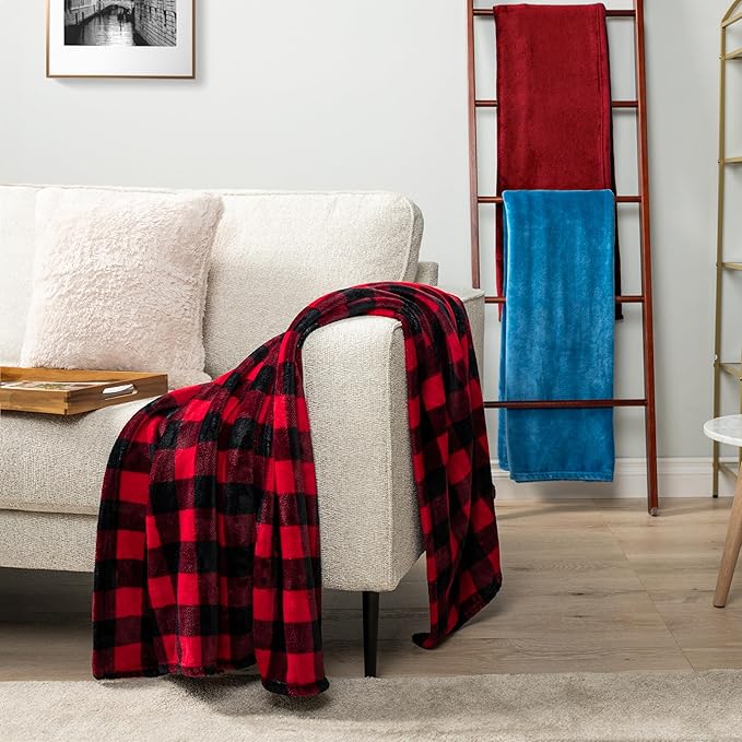 PAVILIA Wine Red Fleece Throw Blanket for Couch, Maroon Burgundy Soft Fuzzy Flannel Throw for Sofa, Luxury Plush Microfiber Bed Blanket, Cozy Home Decorative Velvet Gift Blanket, 50x60