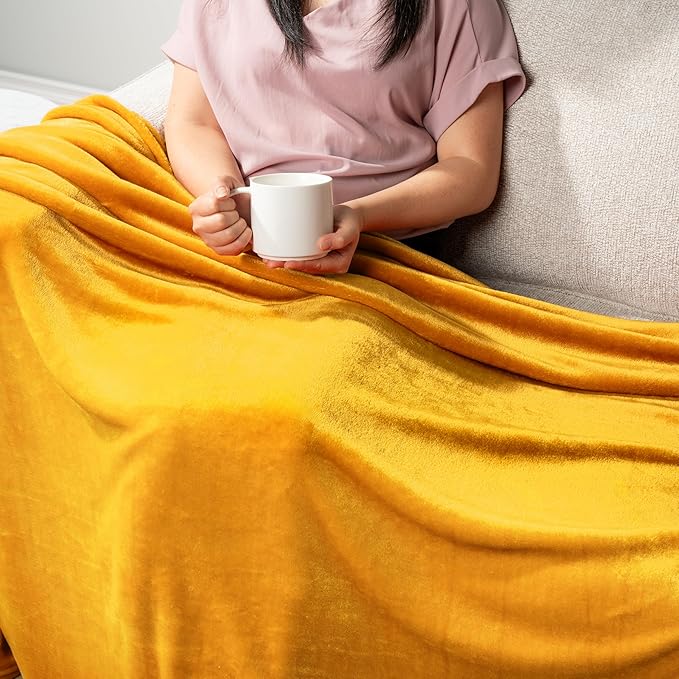 PAVILIA Mustard Yellow Fleece Bed Blanket Queen Size, Gold Super Soft Fuzzy Flannel Throw for Couch Sofa, Luxury Plush Microfiber Large Throw Blanket Queen Bed, Home Cozy Velvet Gift Blanket, 90x90