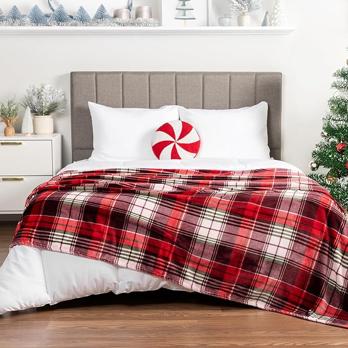PAVILIA Throw Blanket | Holiday Christmas Red Fleece Blanket | Soft, Plush, Warm Winter Cabin Throw, 50x60 (Red Green Plaid)