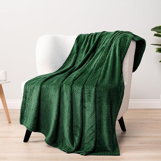 PAVILIA Soft Fleece Forest Green Throw Blanket for Couch, Lightweight Plush Warm Blankets for Bed, Fuzzy Cozy Flannel Blanket Throw for Sofa, Travel, Jacquard Pattern, Emerald Green, 50x60 inch