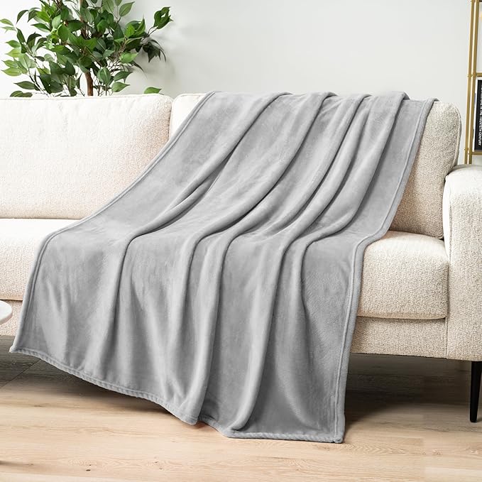PAVILIA Light Grey Fleece Throw Blanket for Couch Twin Size, Silver Super Soft Fuzzy Flannel Throw for Sofa, Luxury Plush Microfiber Blanket Twin Bed, Home Decorative Velvet Gift Blanket, 60x80