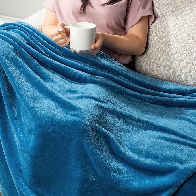PAVILIA Turquoise Fleece Throw Blanket for Couch, Teal Blue Soft Fuzzy Flannel Throw for Sofa, Luxury Plush Microfiber Bed Blanket, Cozy Home Decorative Velvet Gift Blanket, 50x60
